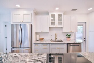 2181 Hyde Park St in Sarasota, FL - Building Photo - Building Photo