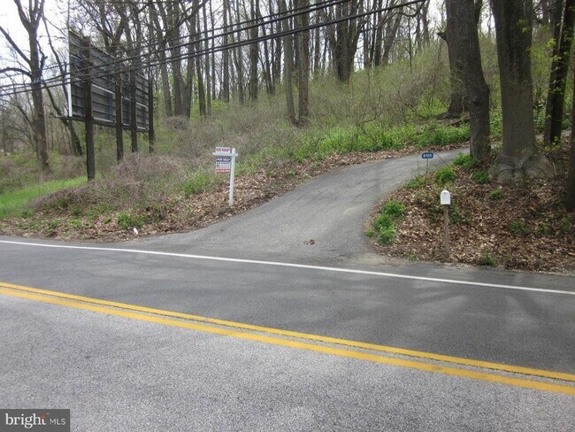 8905 Frederick Rd in Ellicott City, MD - Building Photo - Building Photo