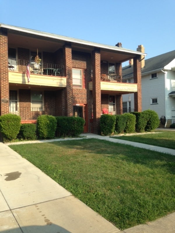 property at 1557 Cohassett Ave