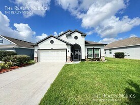 308 Blue Cypress Dr in Groveland, FL - Building Photo