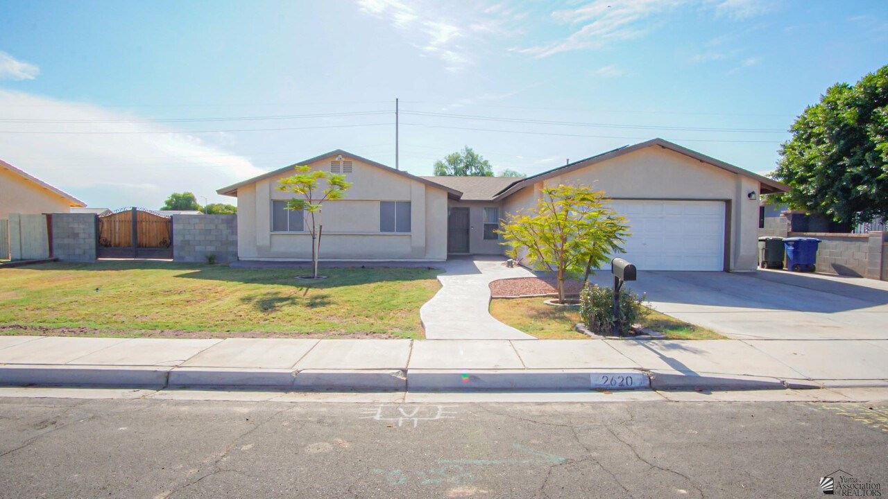 2620 S 32nd Ave in Yuma, AZ - Building Photo