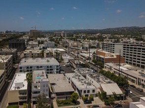 315 S Hamel Rd in Los Angeles, CA - Building Photo - Other