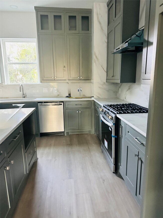 618 E 35th St in Houston, TX - Building Photo - Building Photo