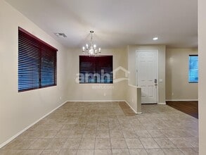 3927 S Napa Ln in Gilbert, AZ - Foto de edificio - Building Photo