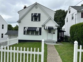 1919 Columbia Ave in Steubenville, OH - Building Photo