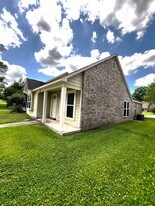 1741 Twisted Oak Ln in Baton Rouge, LA - Building Photo