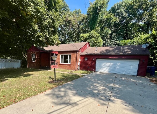 property at 3000 Shady Pl