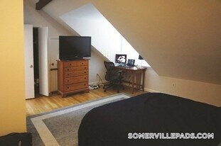 164 Broadway, Unit 3 in Somerville, MA - Building Photo