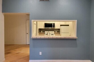 3815 Menchaca Rd in Austin, TX - Building Photo - Building Photo
