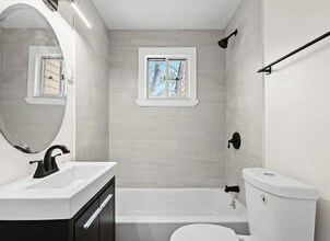 24266 Eureka Ave in Warren, MI - Building Photo - Building Photo