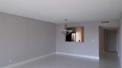 14376 Amberly Ln-Unit -407 in Delray Beach, FL - Building Photo - Building Photo