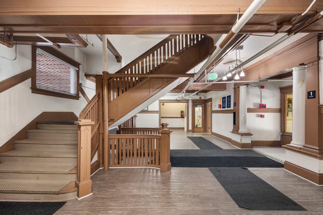 Hudson House in Seattle, WA - Foto de edificio - Building Photo