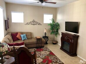 510 Calle Vibrante in Palm Desert, CA - Foto de edificio - Building Photo