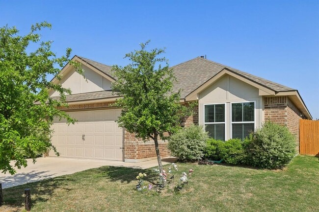 108 Bright Star Ln in Andice, TX - Building Photo - Building Photo