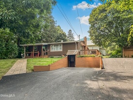 209 Ottawa St in Lake George, NY - Building Photo