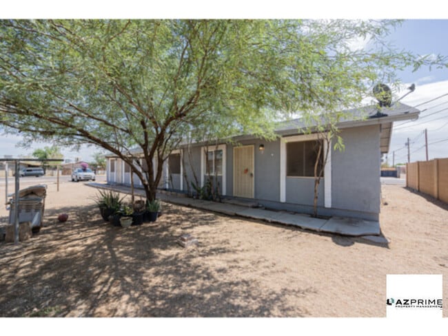 property at 2571 E Mobile Ln