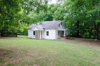 7898 Pinewood Rd in Fairview, TN - Building Photo - Building Photo