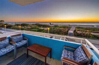 465 Ocean Dr in Miami Beach, FL - Building Photo - Building Photo