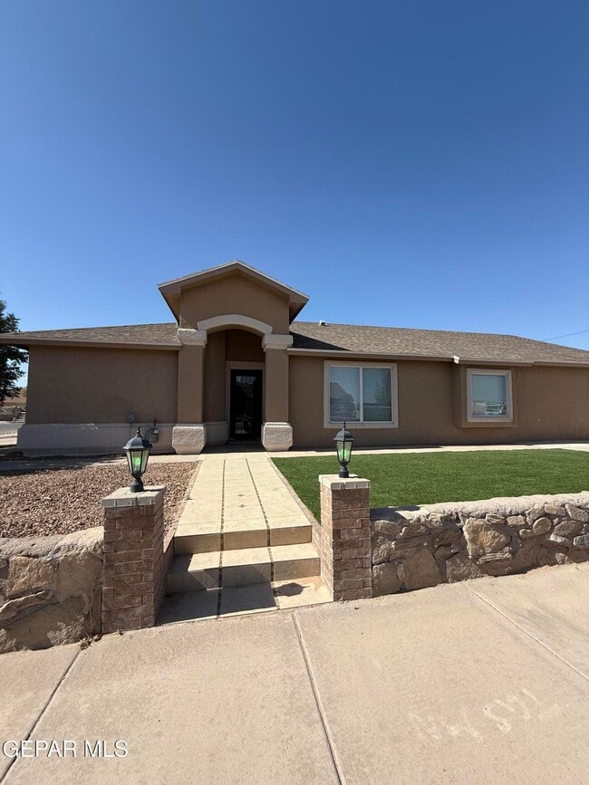property at 732 Desert Sage Dr