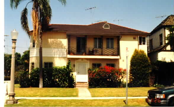 855 S Mansfield Ave in Los Angeles, CA - Building Photo