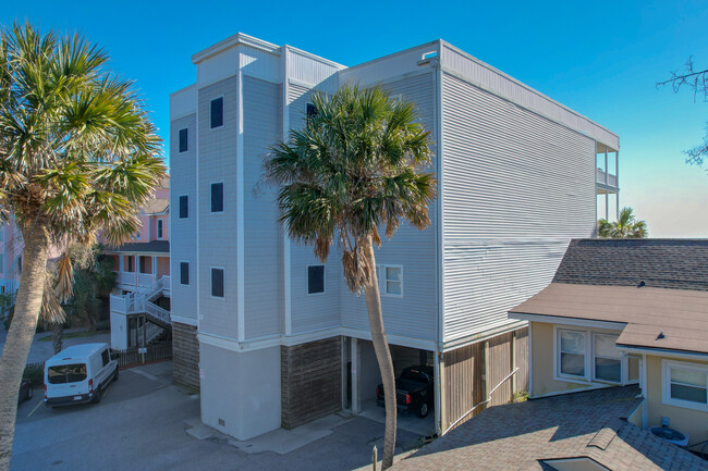 Seacoast Villas in Folly Beach, SC - Foto de edificio - Building Photo