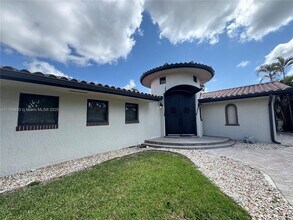 2075 Ixora Rd in North Miami, FL - Building Photo - Building Photo