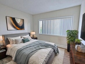 6100 Buckingham Pkwy in Culver City, CA - Building Photo - Building Photo