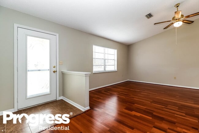 11479 Cavern Rd in Spring Hill, FL - Foto de edificio - Building Photo