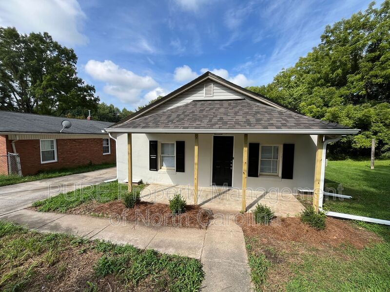 65 Barber St NW in Concord, NC - Building Photo