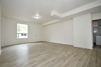 2012 Brownsville Rd in Pittsburgh, PA - Building Photo - Building Photo