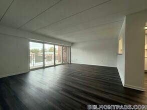 55 Hill Rd, Unit 303 in Belmont, MA - Building Photo - Building Photo
