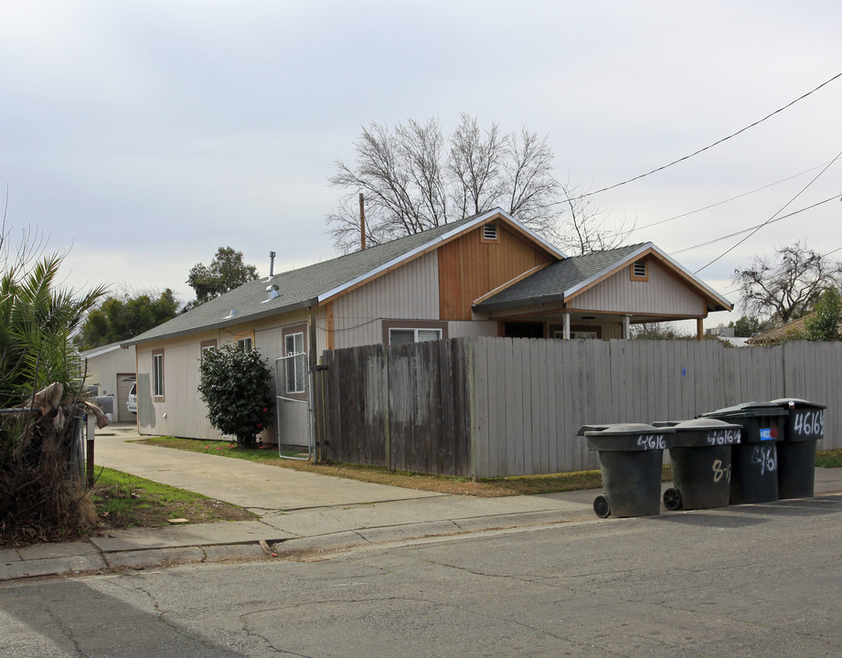 4612 Parker in Sacramento, CA - Building Photo