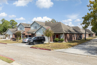 Humblewood Apartments in Humble, TX - Building Photo - Building Photo