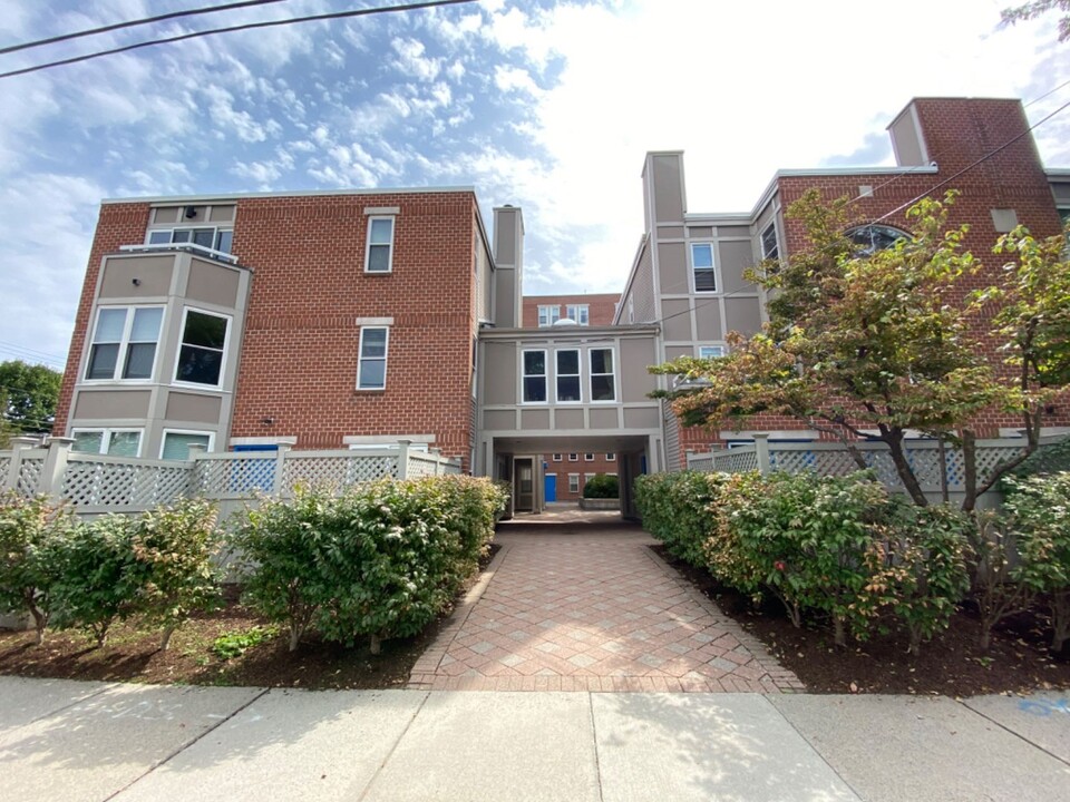 22 Chestnut St, Unit 1 in Cambridge, MA - Foto de edificio