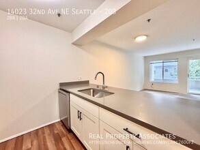 14023 32nd Ave NE in Seattle, WA - Building Photo - Building Photo