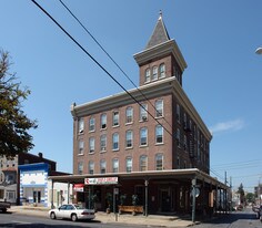 1327 W Chew St in Allentown, PA - Building Photo