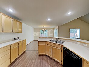 8303 1st Pl SE in Lake Stevens, WA - Building Photo - Building Photo