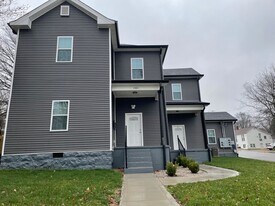 1301 Indianola St in Bowling Green, KY - Building Photo