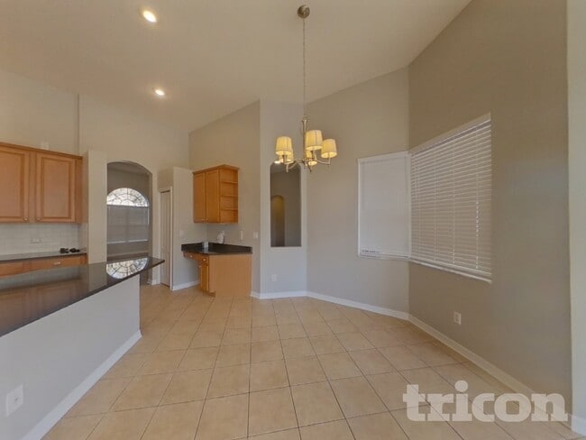 3412 Eastmonte Dr in Valrico, FL - Building Photo - Building Photo