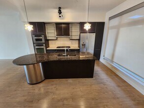 8925 W Flamingo Rd in Las Vegas, NV - Building Photo - Building Photo