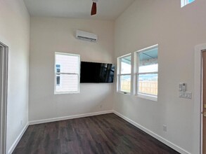 2351 W Market St in Rockport, TX - Foto de edificio - Building Photo