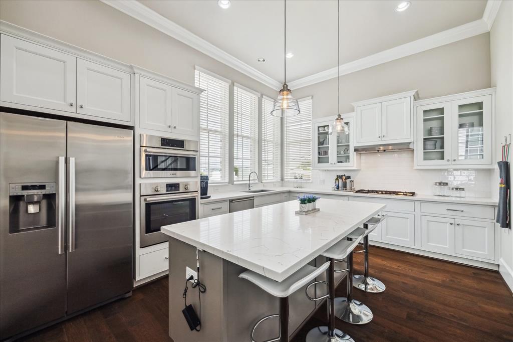 4124 Willowbend Blvd in Houston, TX - Building Photo