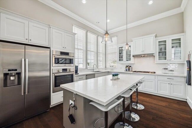 property at 4124 Willowbend Blvd