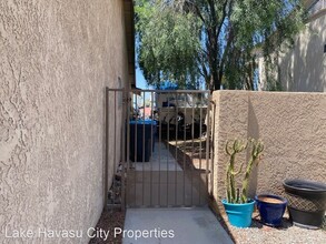 2592 Beverly Glen Dr in Lake Havasu City, AZ - Building Photo - Building Photo