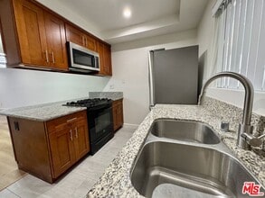 1010 4th St in Santa Monica, CA - Building Photo - Building Photo