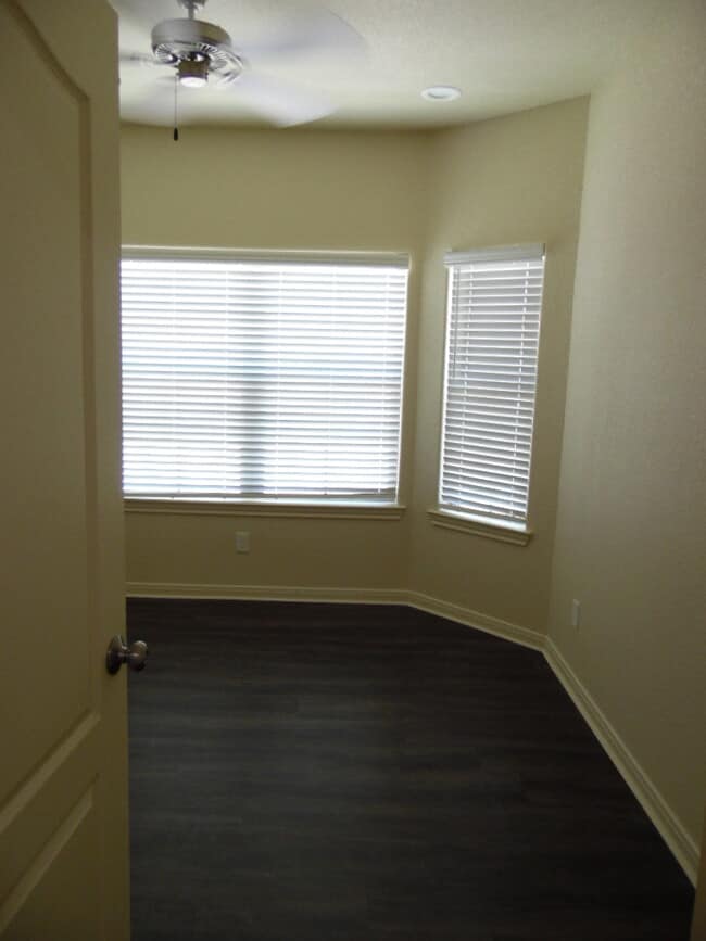 301 W Panther Way, Unit 1402 in Hewitt, TX - Building Photo - Building Photo