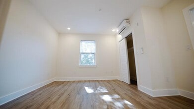 6832 Ridge Ave in Philadelphia, PA - Building Photo - Building Photo