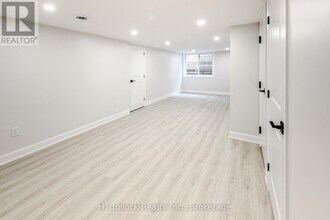 3336 Kodiak St in Ottawa, ON - Building Photo - Building Photo