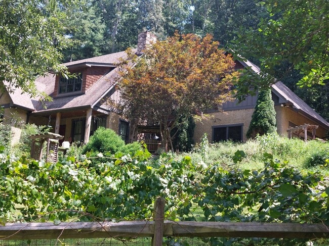 property at 33 Hoyt Rd