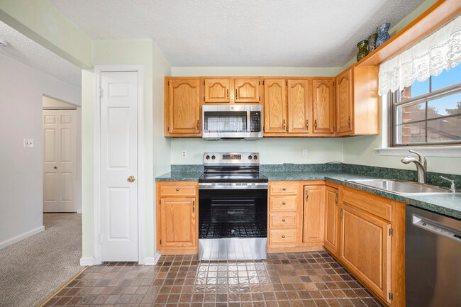 50 Rittenhouse Ct, Unit Rittenhouse in Chesterbrook, PA - Building Photo - Building Photo